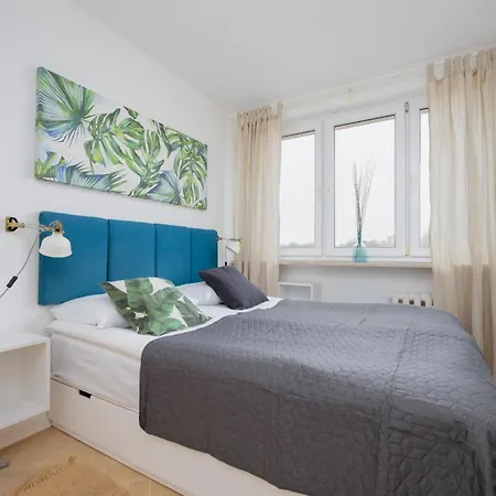 Belwederska With Balcony Next To Promenade Park By Renters Appartement *