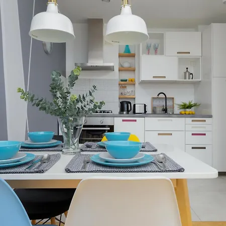 Belwederska With Balcony Next To Promenade Park By Renters *