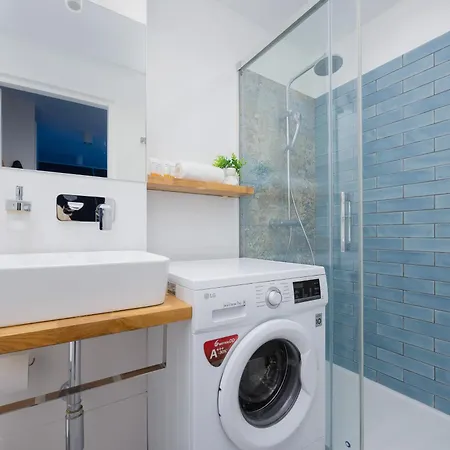 Belwederska With Balcony Next To Promenade Park By Renters Warsaw