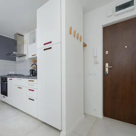 아파트 Belwederska With Balcony Next To Promenade Park By Renters *