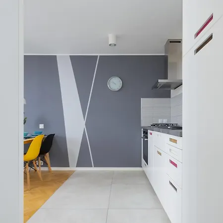 아파트 Belwederska With Balcony Next To Promenade Park By Renters 바르샤바