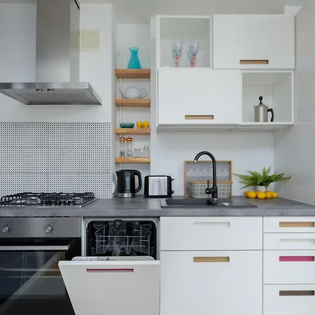 Daire Belwederska With Balcony Next To Promenade Park By Renters Varşova