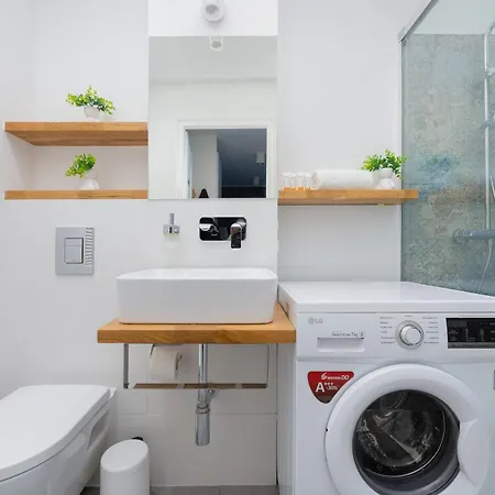 Belwederska With Balcony Next To Promenade Park By Renters Varşova